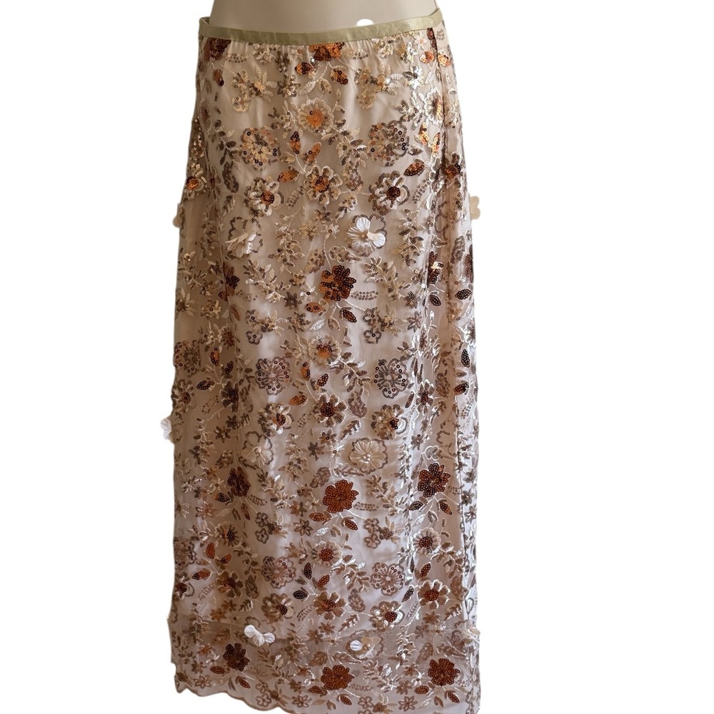 Chic Floral Embroidered Maxi Skirt - Picture 2 of 4